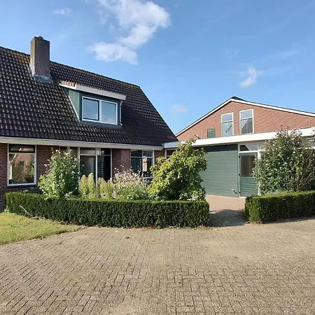 8 Person With Sauna Toldijk