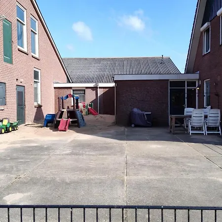 8 Person With Sauna Toldijk