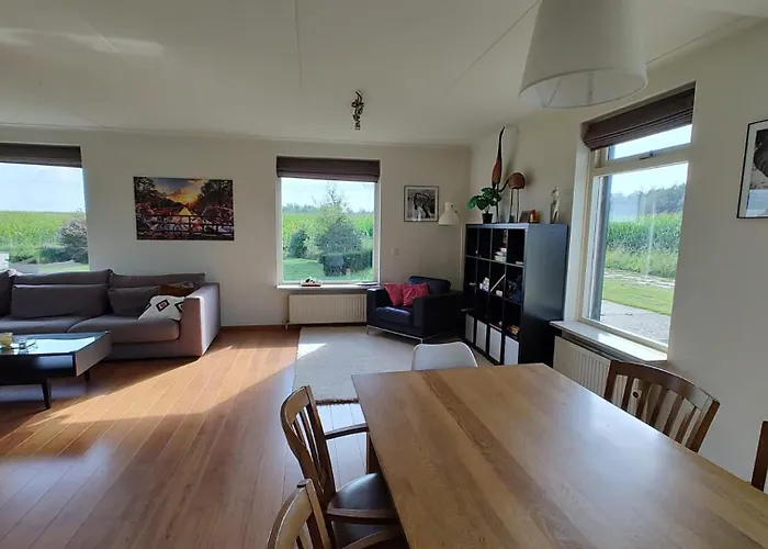 8 Person With Sauna * Toldijk