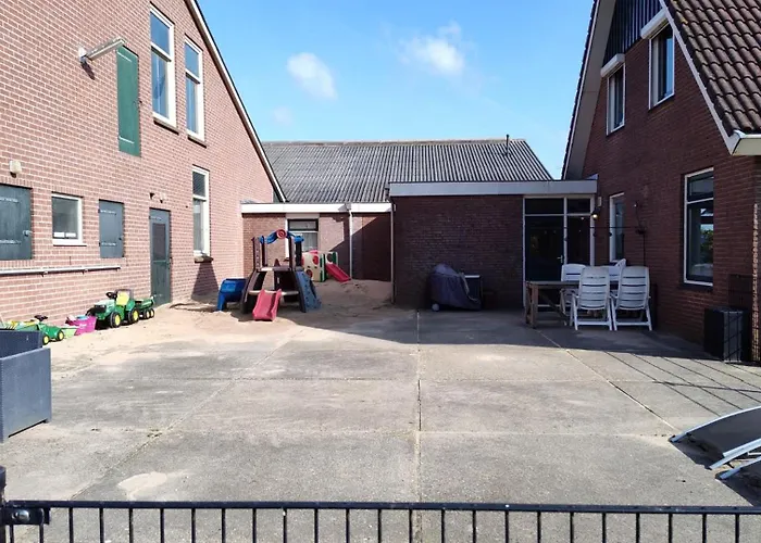 8 Person With Sauna Toldijk