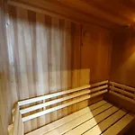 8 Person With Sauna 度假居 *