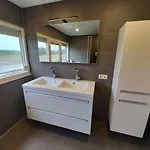 8 Person With Sauna 度假居 Toldijk